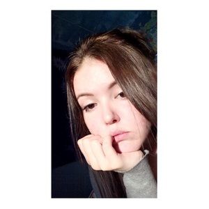 Meet your Posher, Cassondra